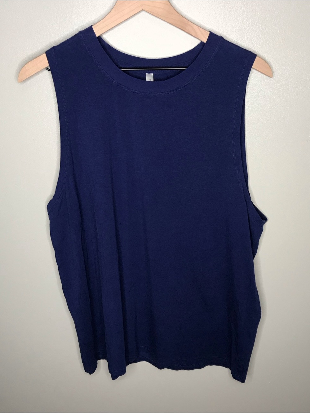 Fabletics Navy Sleeveless Muscle Tank Sz Large
